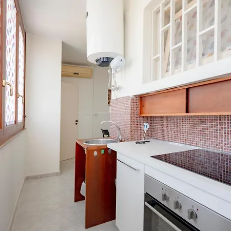 Guesthost - Dimora Dall'alto * 巴里