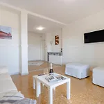 Guesthost - Dimora Dall'alto Appartamento *