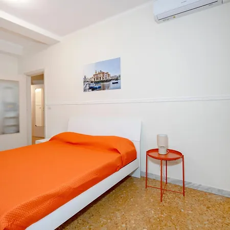 Guesthost - Dimora Dall'alto Apartamento *