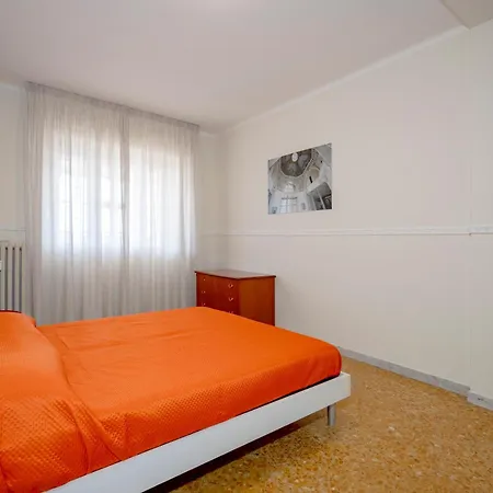 Guesthost - Dimora Dall'alto Apartamento